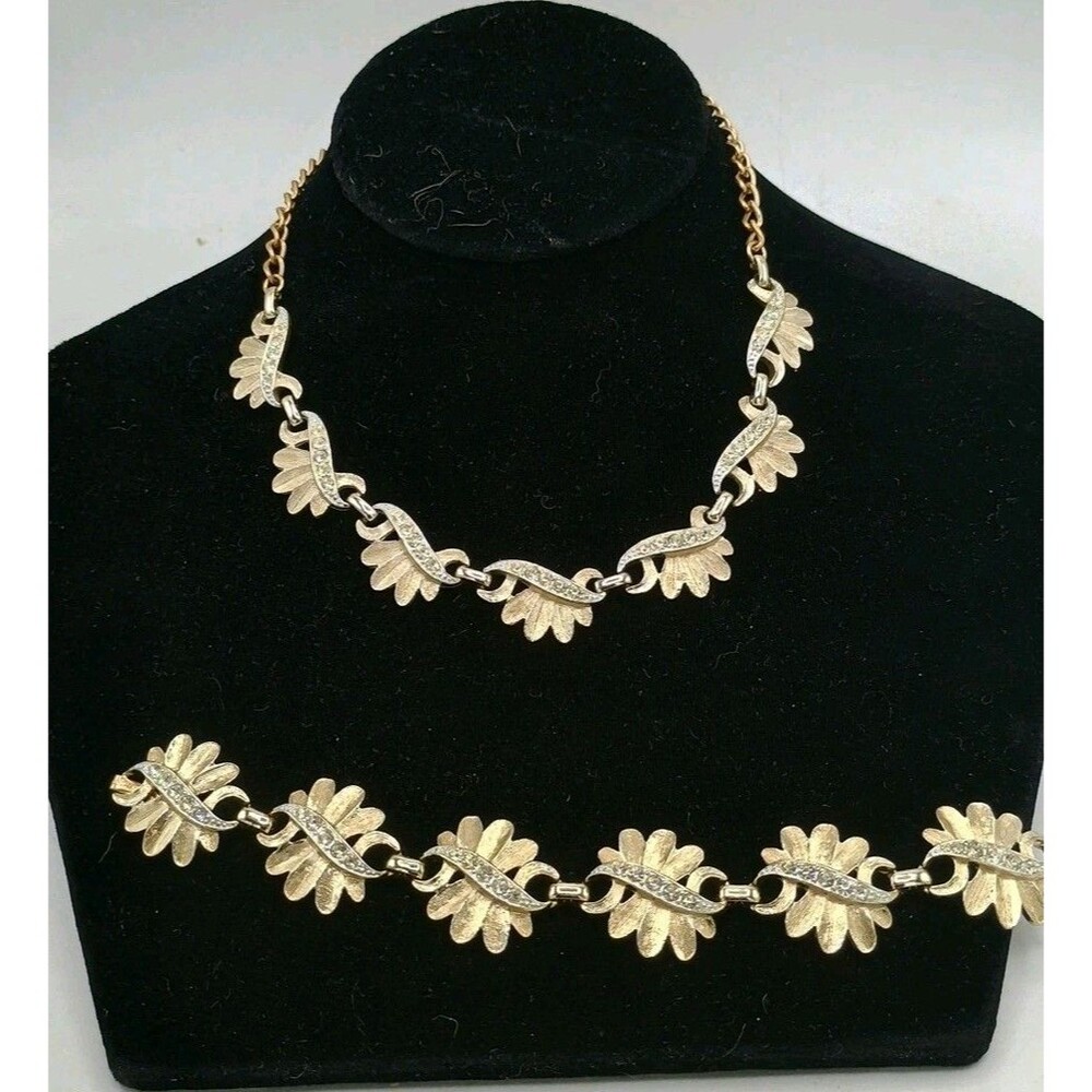 Vintage Sarah Coventry Necklace Bracelet Set Gold Tone Rhinestones Leaf Signed